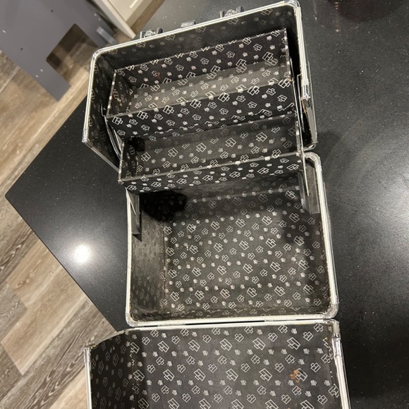 caboodles - Picture 2 of 4